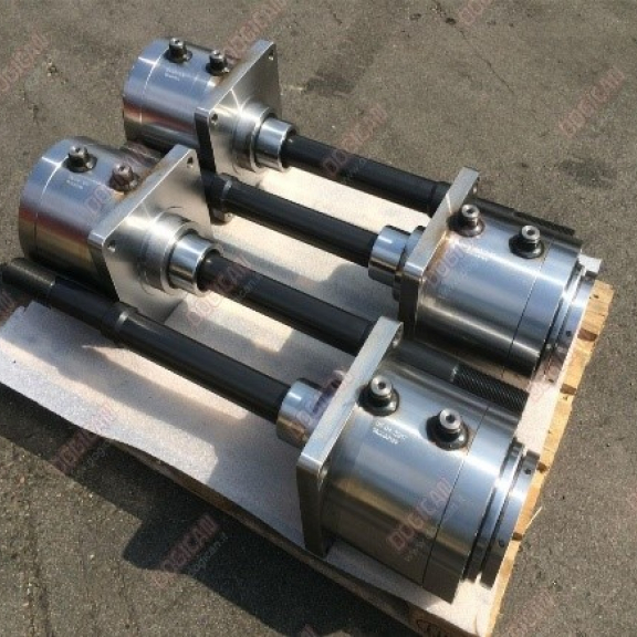 Hydraulikzylinder für die Durchflussregelung an Wasserturbinen, Durchflussregelung an Fischtreppen