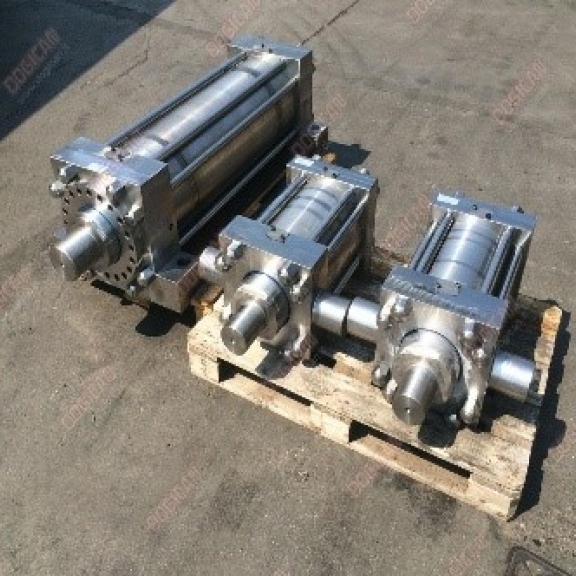 Dvostransko delujoči hidravlični cilindri