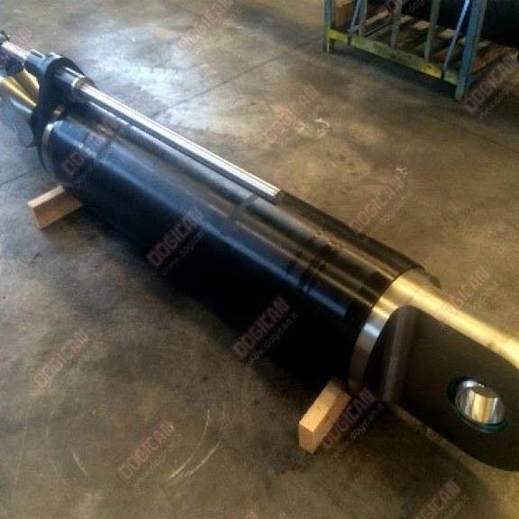 Hidravlični cilindri za luška dvigala in naprave za raztovor kontejnerjev in sipkih tovorov.